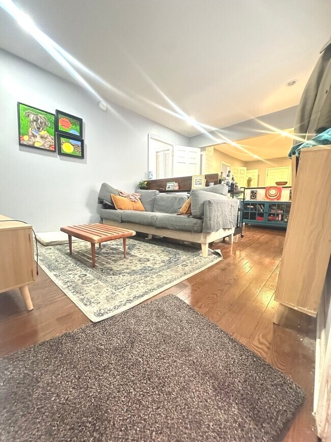 Photo - 1014 W 19th St Unit 1R