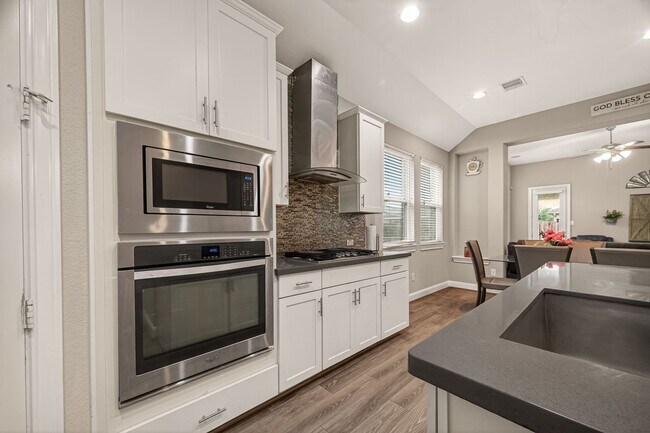 Photo - 2209 Hidden Meadow Ln