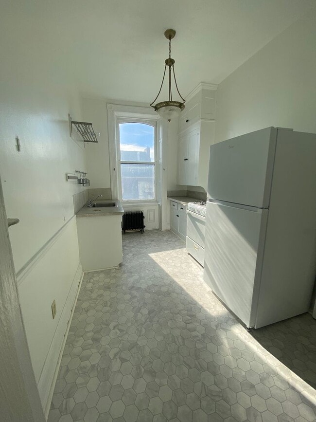Photo - 327 E Market St Unit #3F