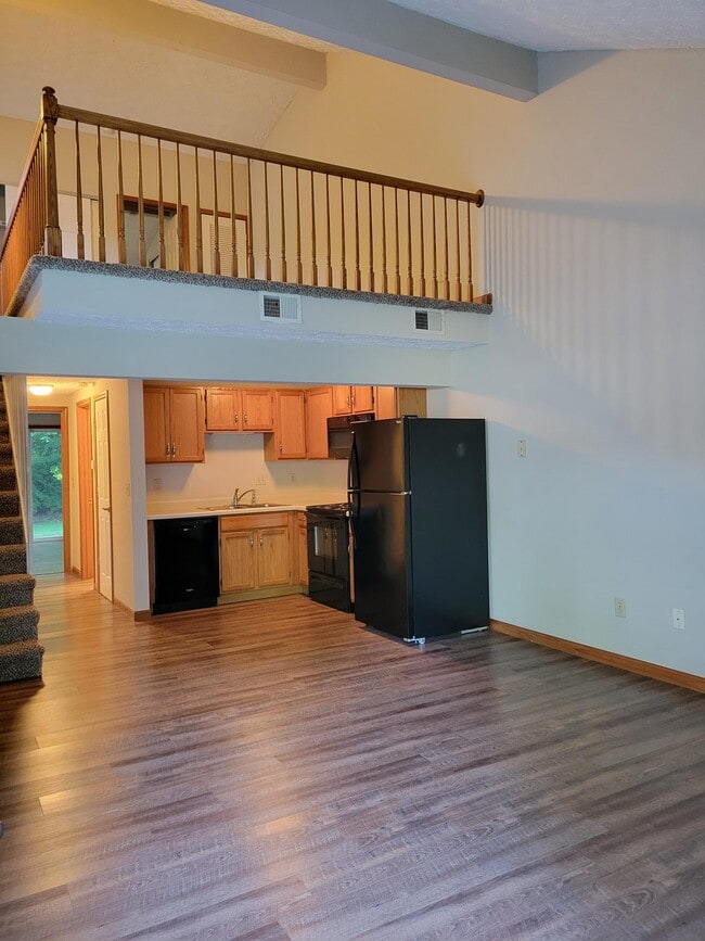 Photo - 701 Village Dr