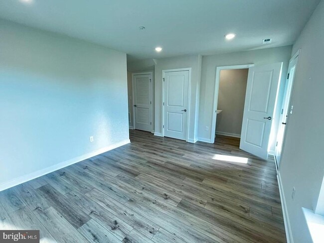 Photo - 905 Magnolia Ln