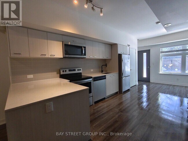 Photo - 10 Echo Point