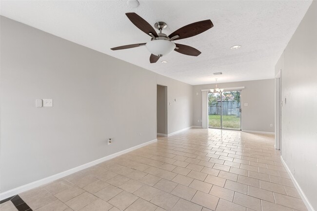 Photo - 743 Deercrest St