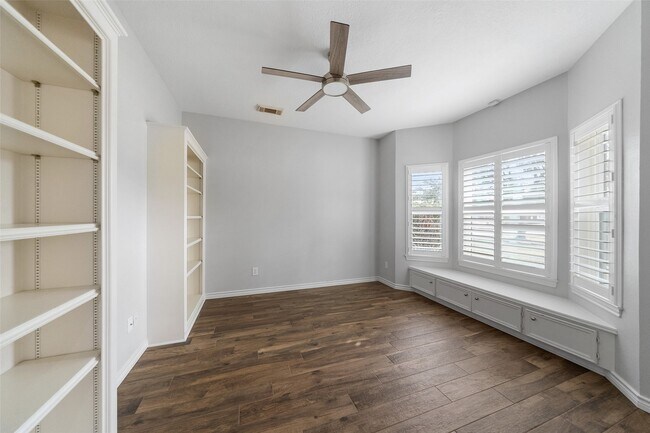 Photo - 1116 River Ct