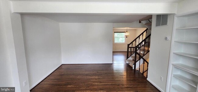 13592 Bentley Cir