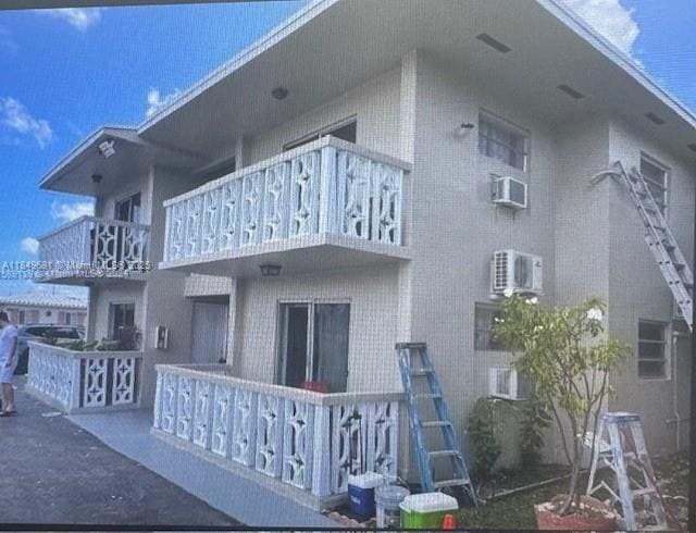 Building Photo - 10 NW 48th Pl Unit 1 Rental
