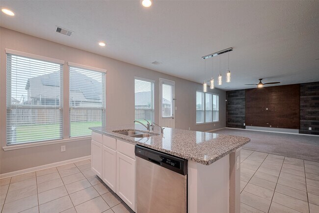 Building Photo - 5011 Pine Ridge Knoll Ct Rental