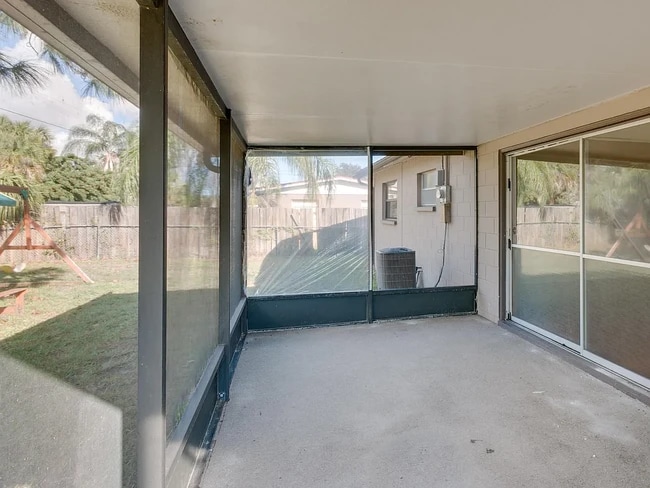 Photo - 1059 La Paloma Dr