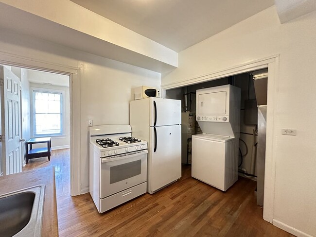 Photo - 4550 N Western Ave Unidad 4