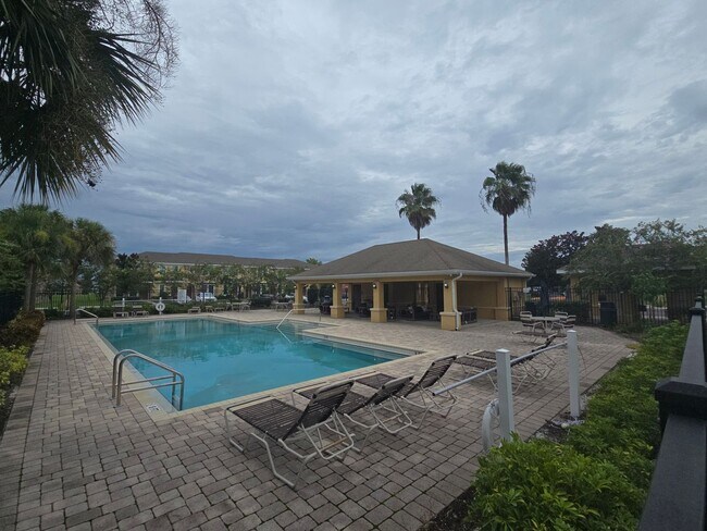 Photo - Beautiful 2/2.5 ***All included*** Interne...