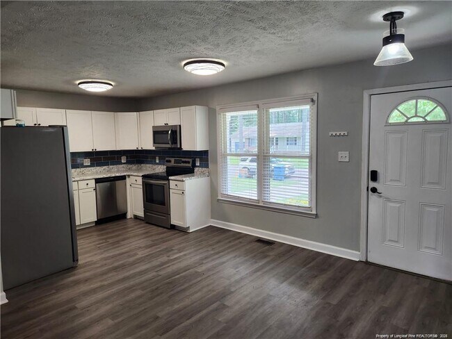 Photo - 925 Winterberry Dr