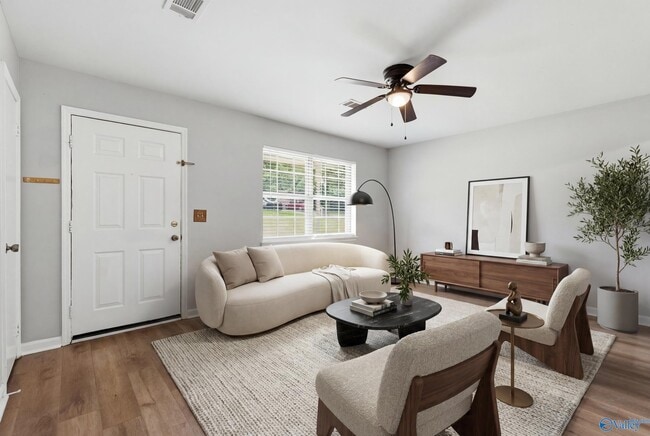 Photo - 102 Greenwood Cir