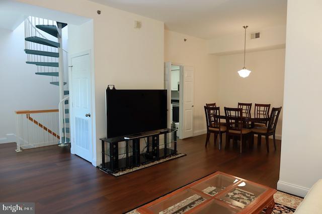 Photo - 2151 Jamieson Ave Unit 411