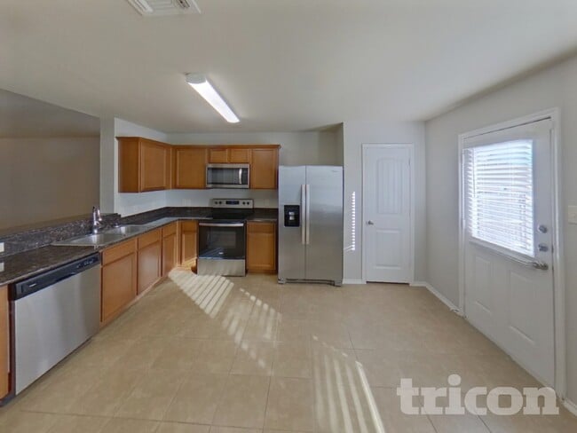 Photo - 336 Carlyle St