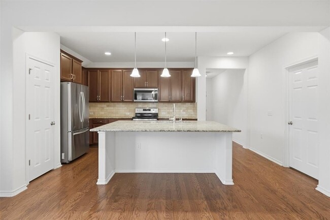 Photo - 13401 Henneman Dr