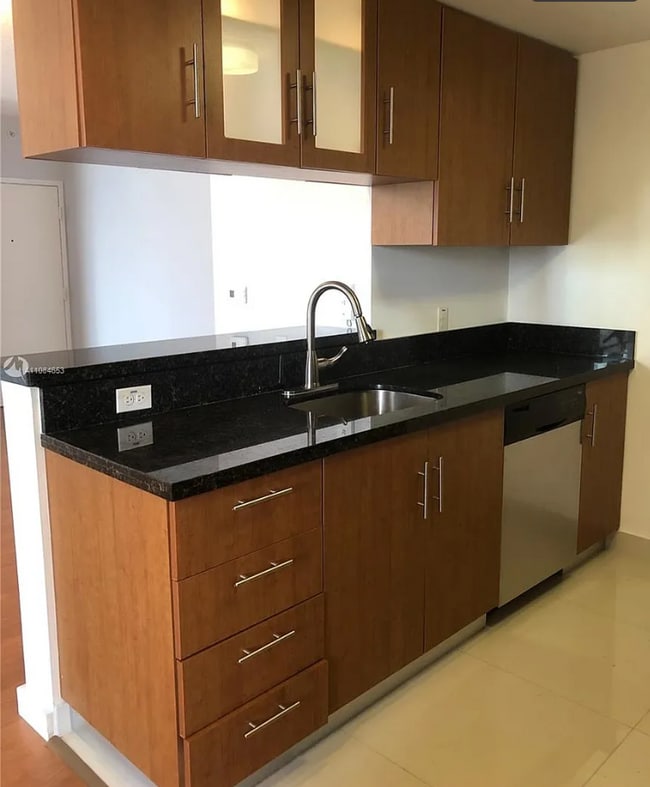 Photo - 601 NE 23rd St Unit 801