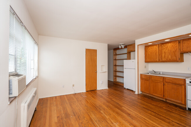 Photo - 130 E. Shields Street