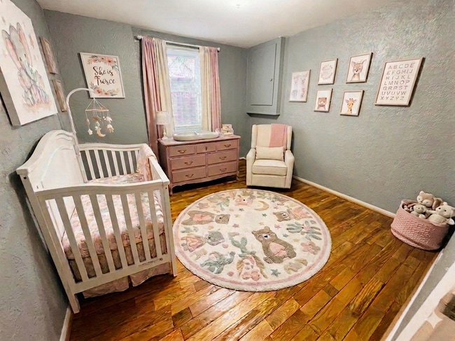 Photo - 146 Jersey St