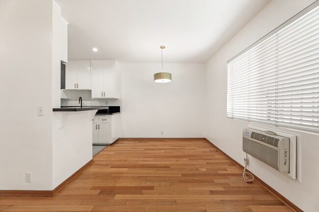 Photo - 1608 S Bentley Ave