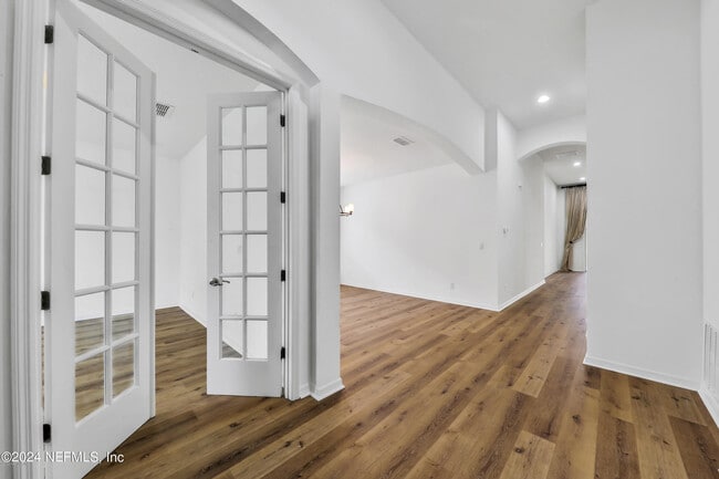 Photo - 31 Amherst Pl