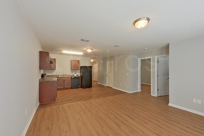 102 Morgan Ct SE