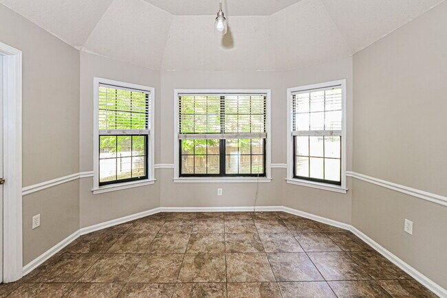 Photo - 6770 Lake Point Cir