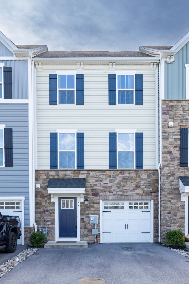 Spacious 3B/2.5B Townhome in Downingtown S... - Spacious 3B/2.5B Townhome in Downingtown S...