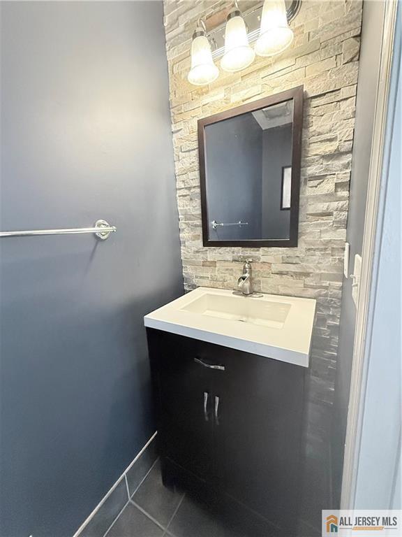 Photo - 115 Albury Way
