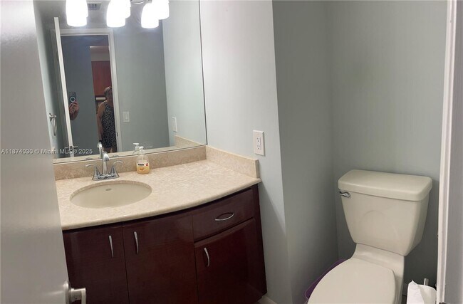 Photo - 2801 NE 183rd St Unidad 905W