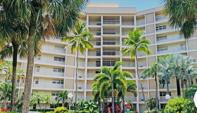 Building Photo - 3150 N Palm Aire Dr Unit 307