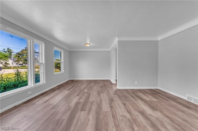 Photo - 18304 Garden Blvd
