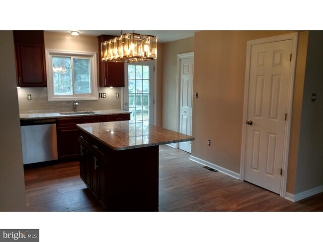 Building Photo - 17 5th Ave Rental