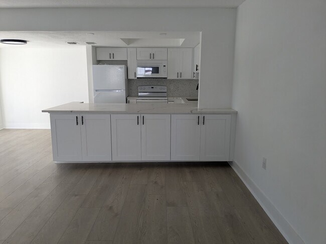 2 Bed/2 Bath - Unit P8