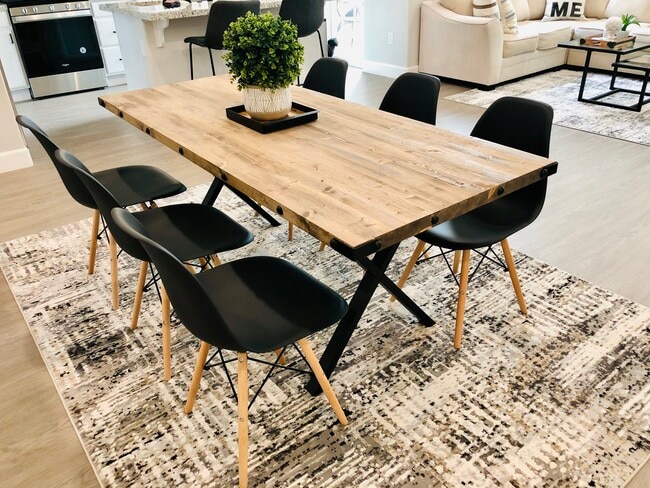 Comedor - 2013 Cradle Mountain Dr Unidad 1