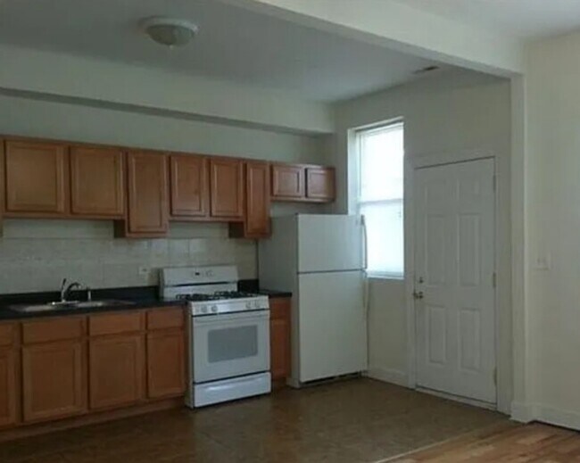 Photo - 6130 S Prairie Ave Unit 2