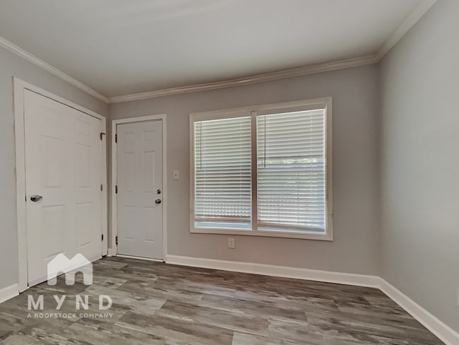 Photo - 2421 2nd St NW