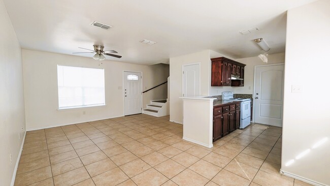 Building Photo - 813 W Arroyo Park Ln Unit #B