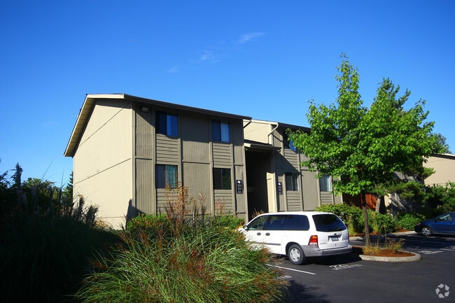 Cross Creek Apartments
