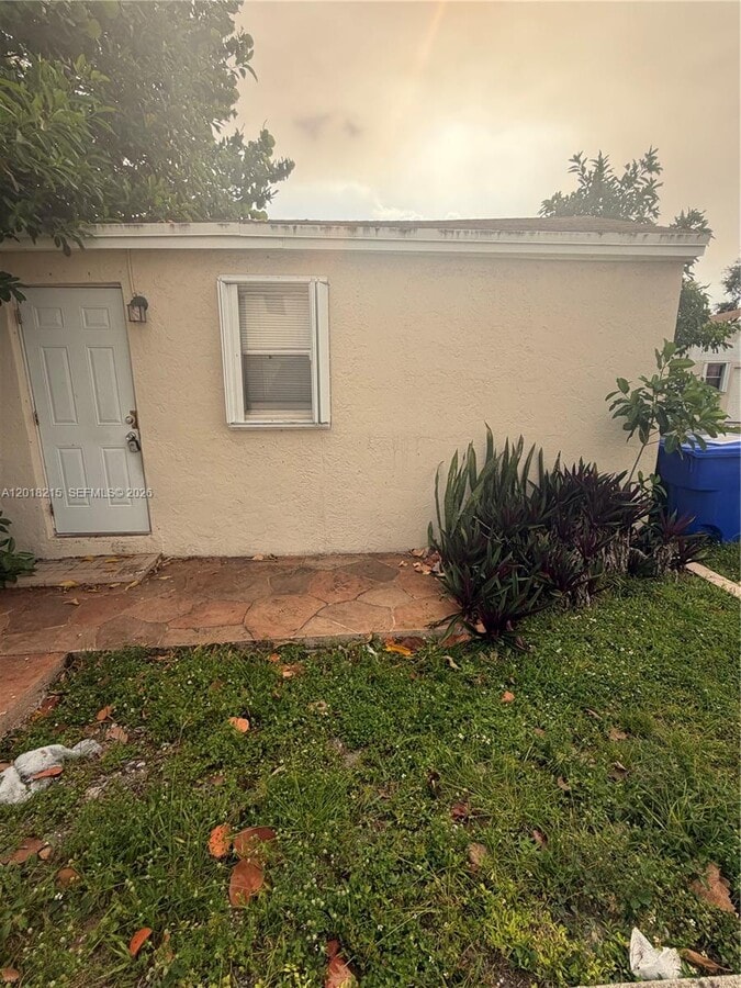 Photo - 410 N 58th Ave