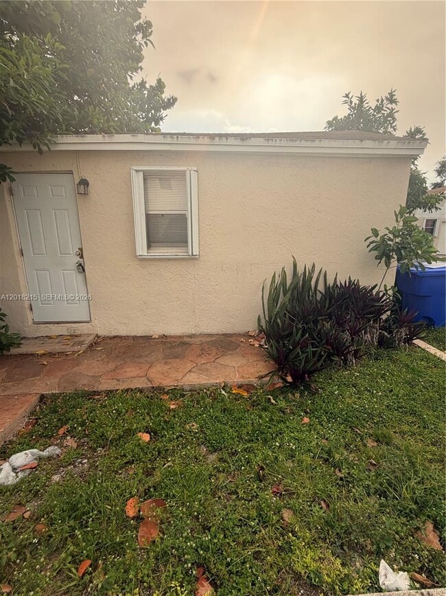 410 N 58th Ave