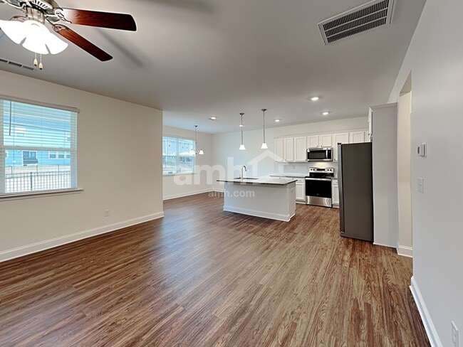 3220 Oakfields Rd