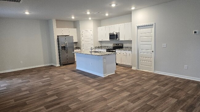 Photo - 213 Ladyfish Loop NW