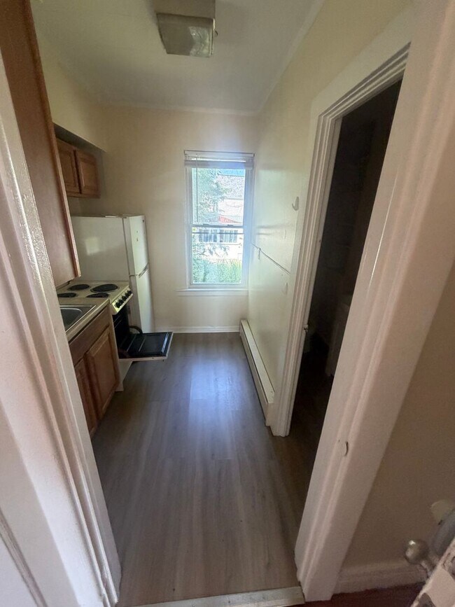282 Manning Blvd Unit 2