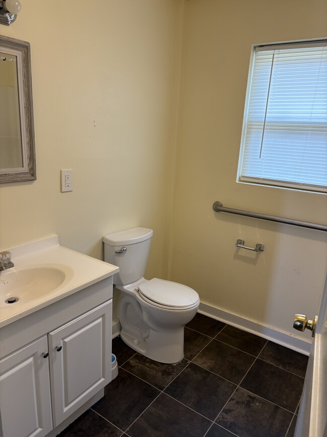 Photo - 67 Tucker Ln Unidad B