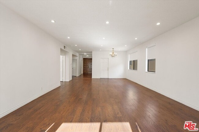 432 S Hamel Rd Unit 201