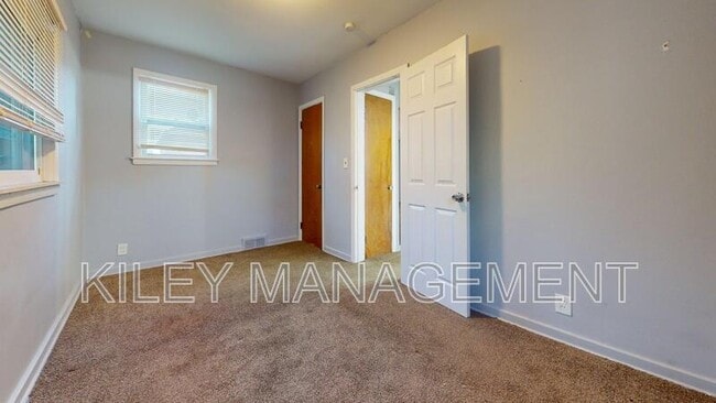 Photo - 16894 Hubbell Ave