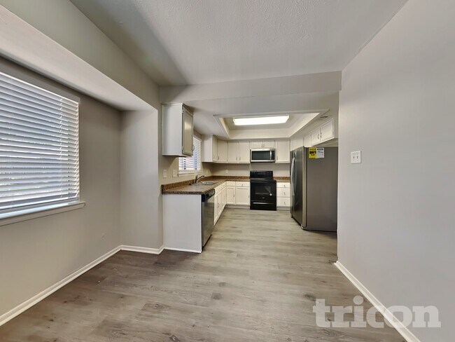 Photo - 11519 Perry Rd