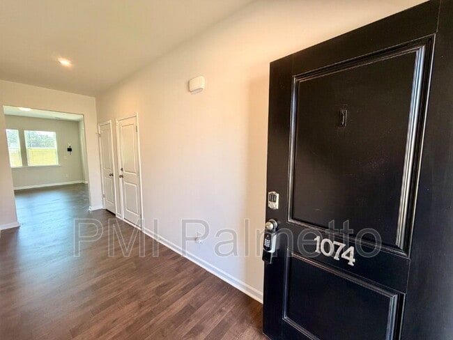 Photo - 1074 Cornelia St