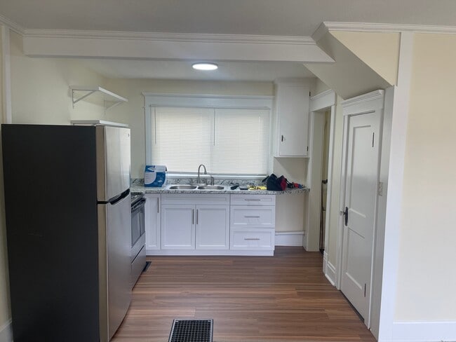 Photo - 123 E Main St
