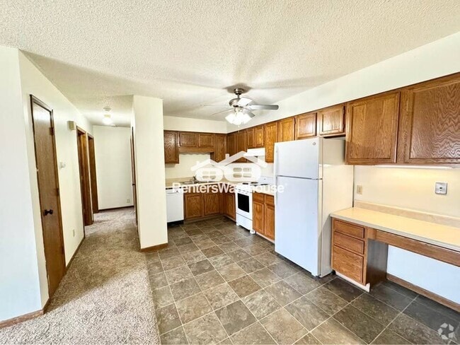 Building Photo - 1115 W 1st St Rental